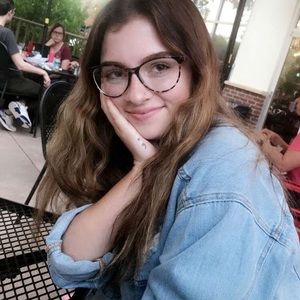 Meet your Posher, Kayla